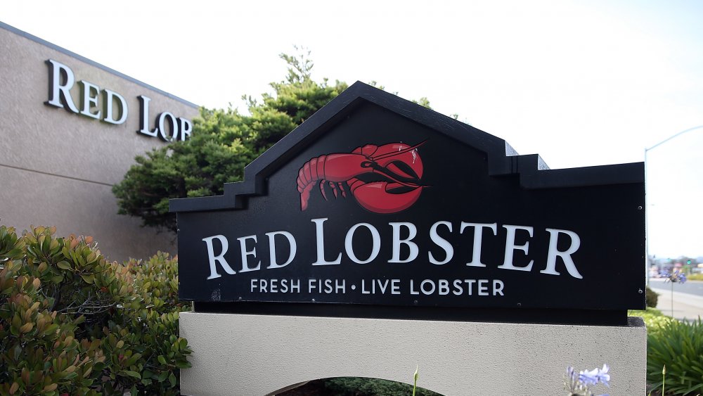 Red lobster storefront 